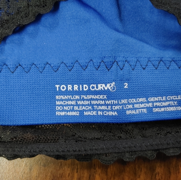 Torrid Skull Sports Bra - Picture 3 of 4